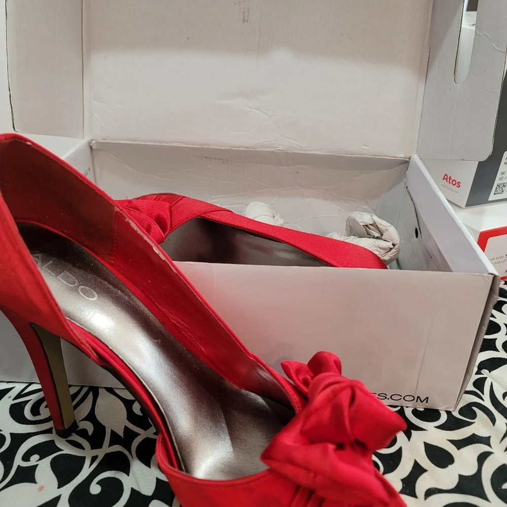 Aldo satin bow front heel , red - Picture 9 of 9